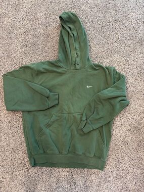 Nike Men’s Olive Green Pullover Hoodie